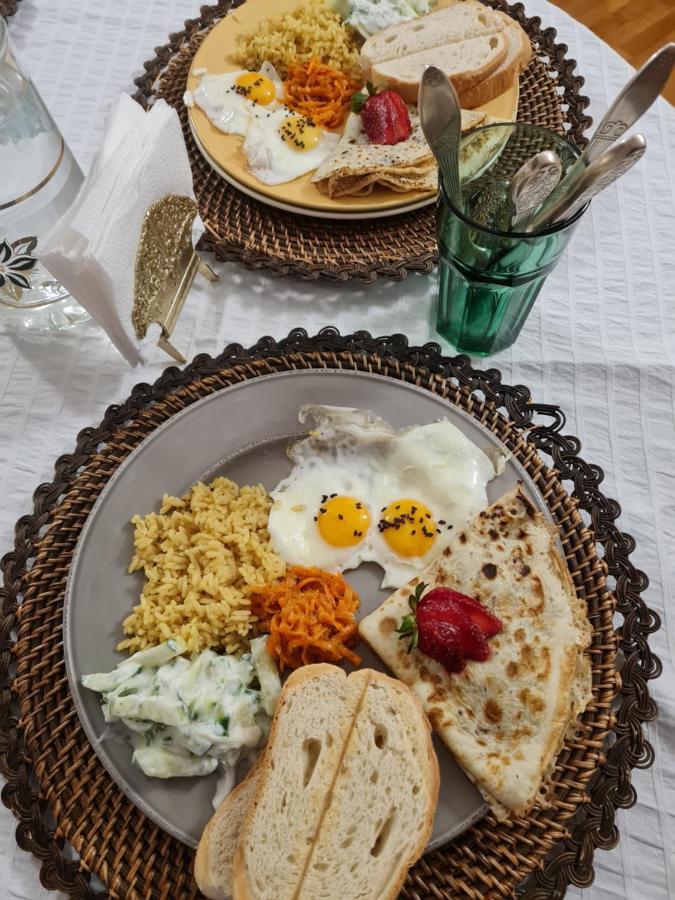 Friendly Guest House Kutaisi Dış mekan fotoğraf