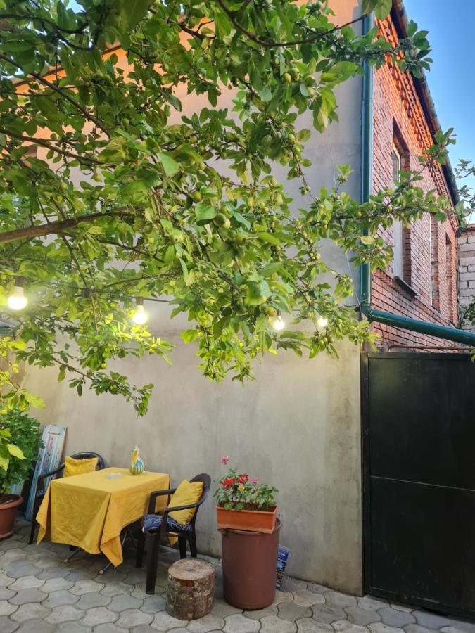 Friendly Guest House Kutaisi Dış mekan fotoğraf