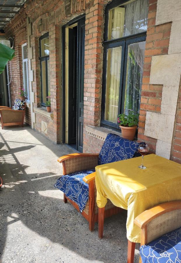 Friendly Guest House Kutaisi Dış mekan fotoğraf